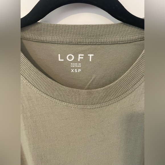 Casual LOFT tank - Picture 2 of 2